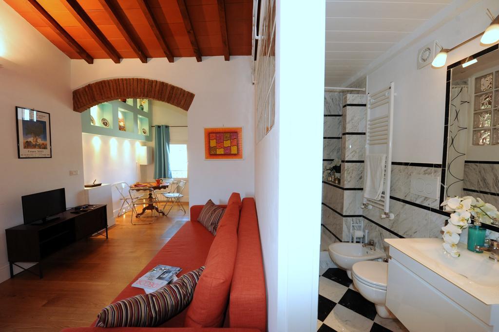 Acacia Firenze - Ciclamino Apartment ภายนอก รูปภาพ